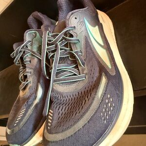 Altra Paradigm 6 EGO Max Teal and Navy Running Shoes